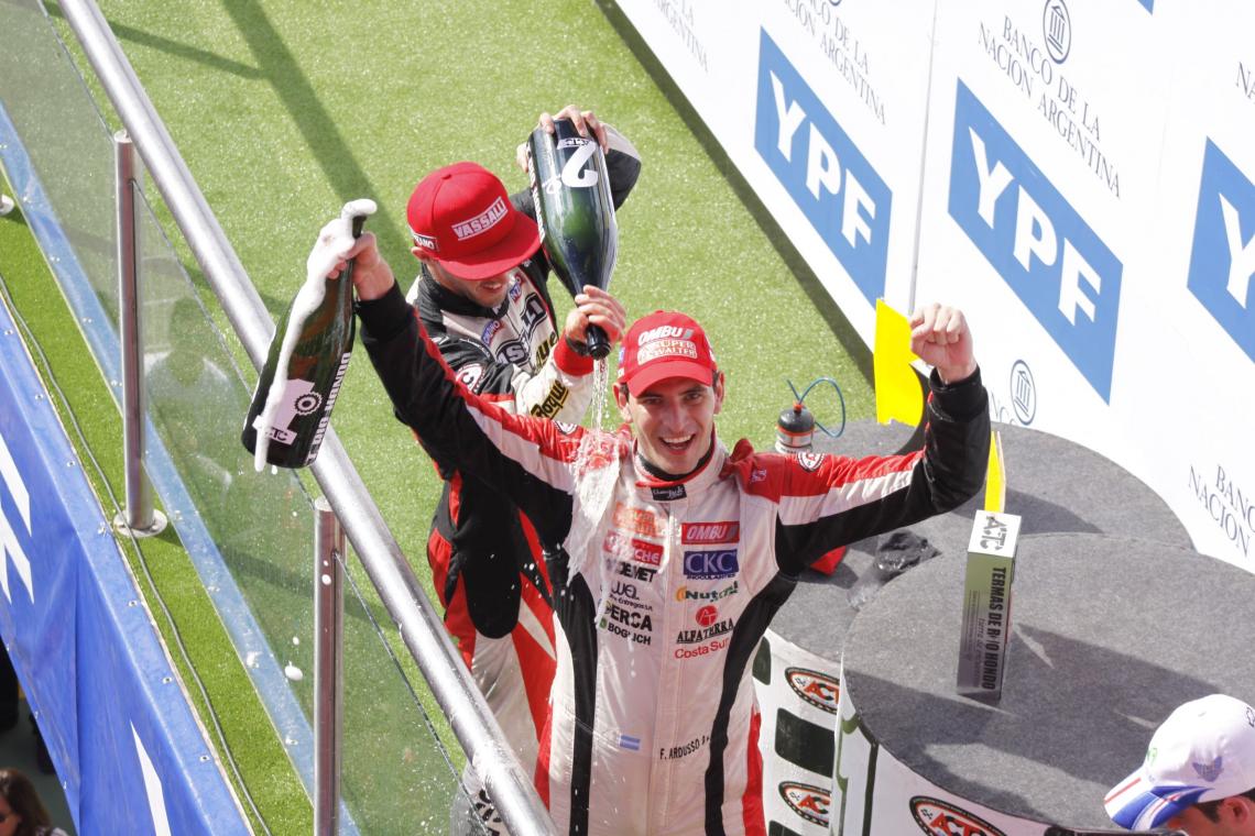 Imagen LUEGO de cuatro podios en la temporada, maduraba la primera victoria de Ardusso en Turismo Carretera. Y llegó en junio en Termas de Río Hondo.