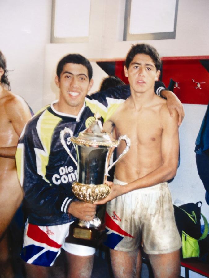 Imagen CON SUCHARD Ruiz y el trofeo al mejor jugador en Gradisca.