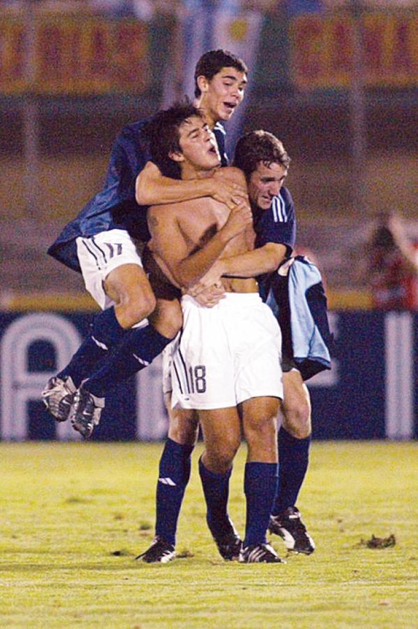 Imagen GOL a Uruguay en el Sub 20, con Rivas.