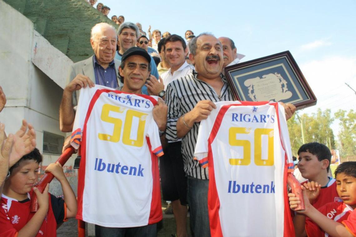 Imagen Deportivo Armenio cumplió 50 años y su presidente de aquel entonces, Noray Nakis, no ahorró en celebraciones.