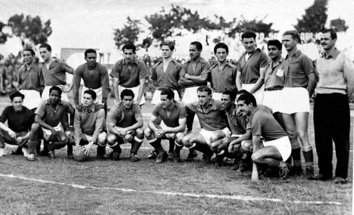 Imagen En Millonarios de Colombia, el mítico equipo que integró junto a Di Stéfano, Pedernera, Cozzi y Báez, tras la huelga y el éxodo de 1948.