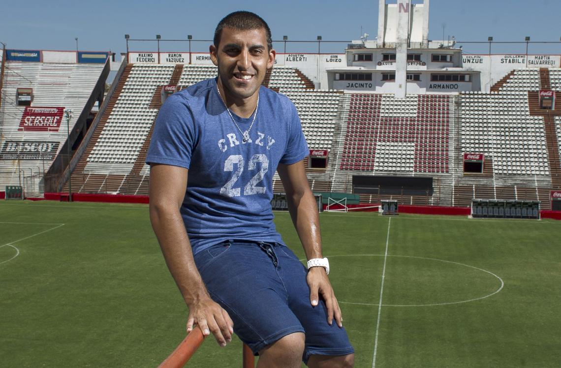 Imagen Wanchope en el Tomás Ducó, el estadio donde comenzó a construir el respeto que se ganó en Huracán.