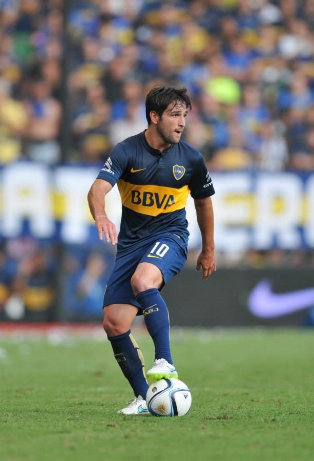 Dibuje, Nico. Al sumarse a Boca pidió la 10 que lucieron Maradona y Riquelme, y la defiende de maravilla.