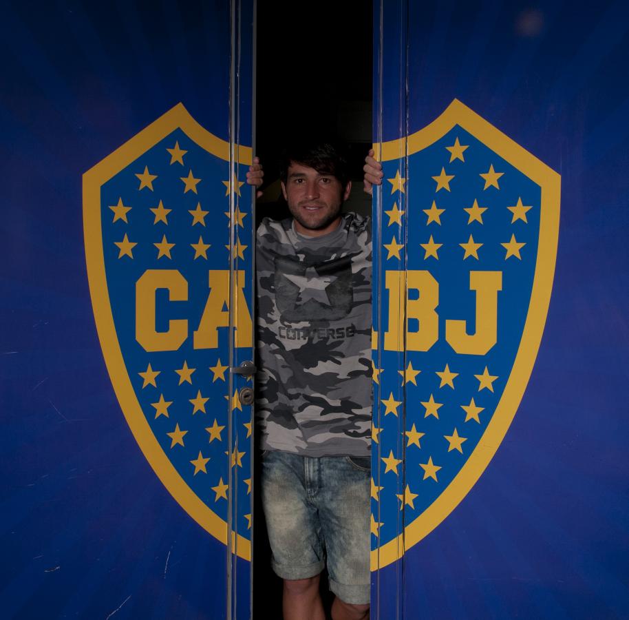 A los 26 años, vive un 2015 brillante: recobró la felicidad en Boca y será padre primerizo en julio.