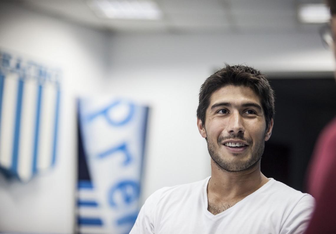 Imagen A Luciano le gustan los centrales dúctiles y rápidos. Aprendió del uruguayo Alejandro Lembo. Y admiraba a Roberto Ayala.