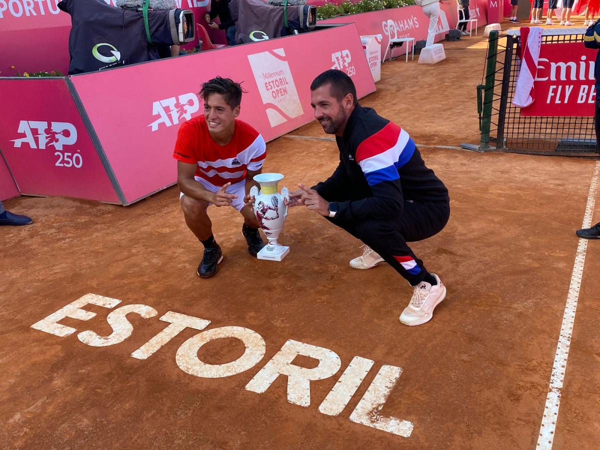 Imagen Sebastián Báez, junto con su coach Sebastián Gutiérrez.