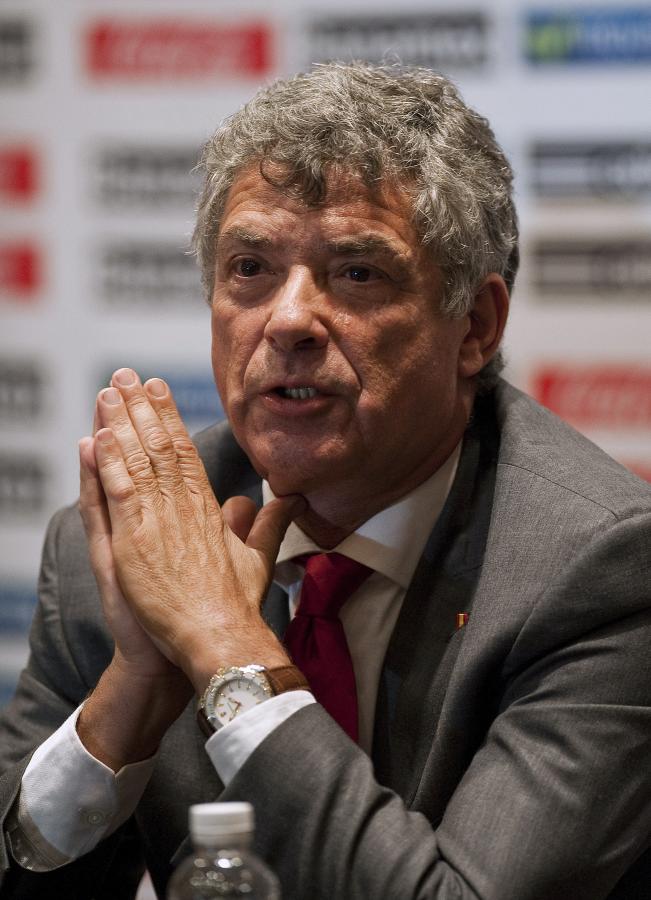 Ángel María Villar, cercano a Blatter, se opuso al Real Decreto.
