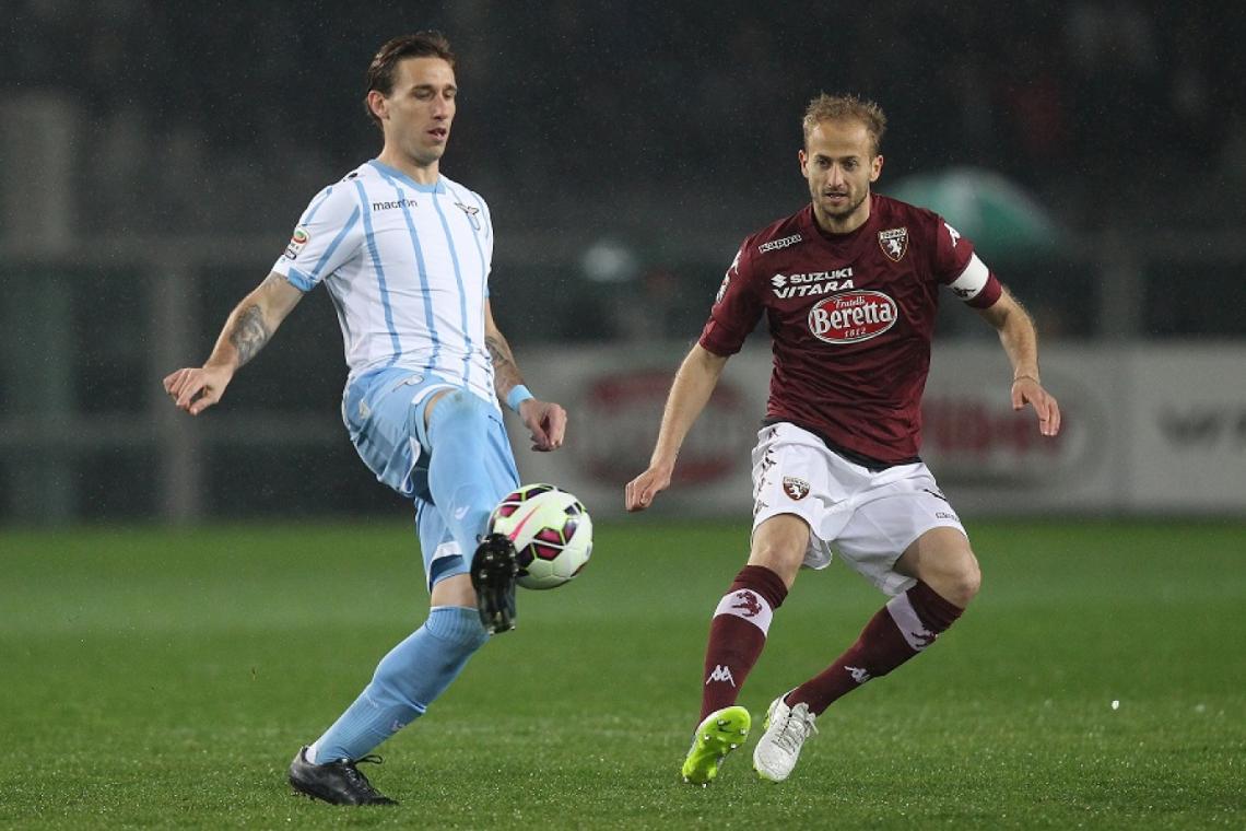 Imagen En Lazio está cumpliendo grandes actuaciones: el equipo es escolta de la Juventus y está en la Final de la Copa Italia. Aquí ante Basha, del Torino