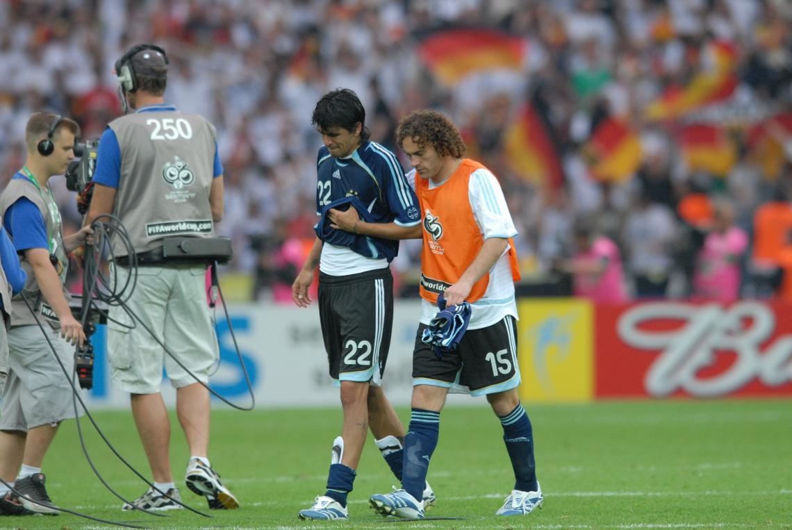 Imagen En el Mundial 2006 consuela a Lucho González.