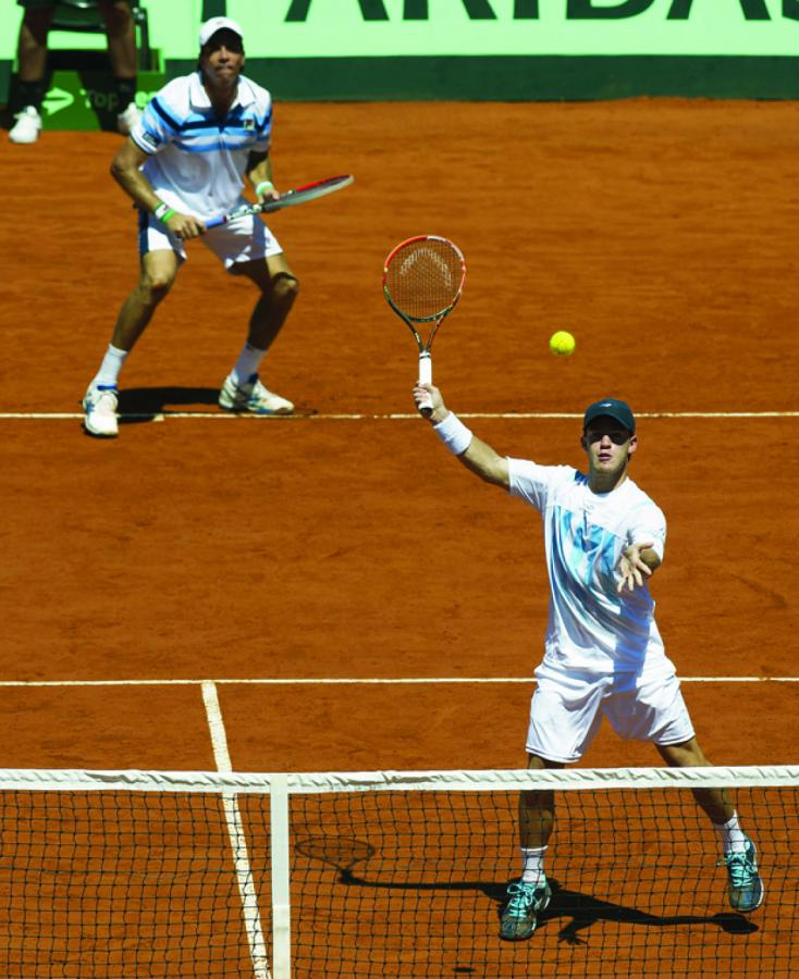Imagen En febrero debutó en Copa Davis: derrota en dobles, junto a Berlocq, contra Brasil.