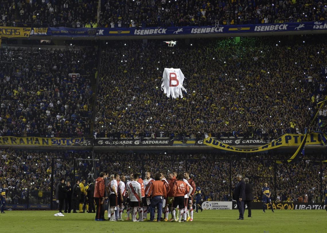 Imagen El dron con el fantasma de la B, minutos después de la emboscada con gas pimienta (AFP)