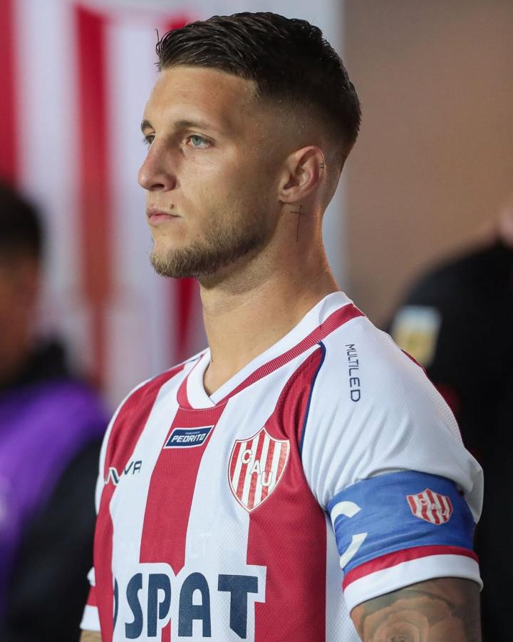 Imagen Seriedad y cinta de capitán. Franco Pardo llega a Racing con la edad justa.