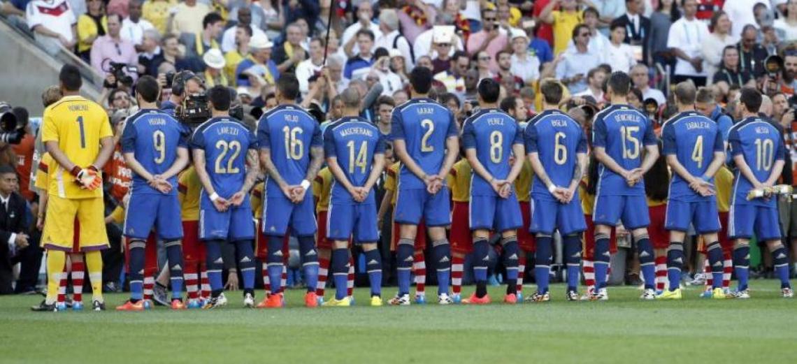 Imagen Los hinchas argentinos patentaron lo que nunca jamás Vicente López y Planes imaginó: se canta la introducción.