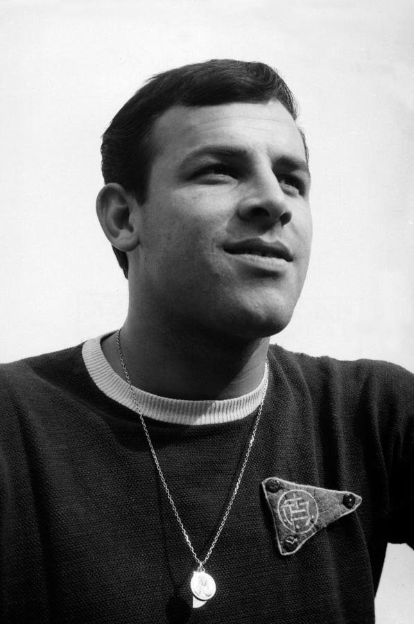 Imagen Jovencito, con el escudo de Lanús en el corazón. Nació a 100 metros del estadio, hizo las inferiores allí e integró el gran equipo de los Globetrotters que fue subcampeón de River en 1956.