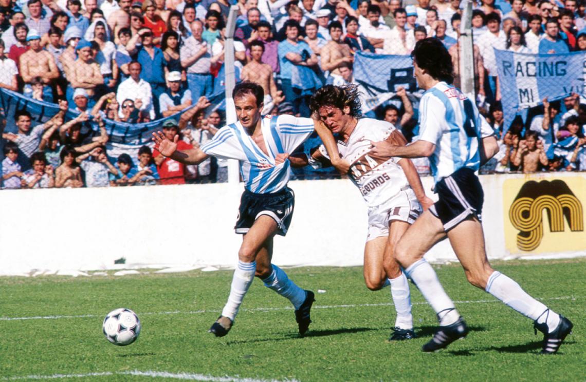 Imagen Con la Academia fue finalista de la Supercopa 92 y tercero en el Apertura 93.