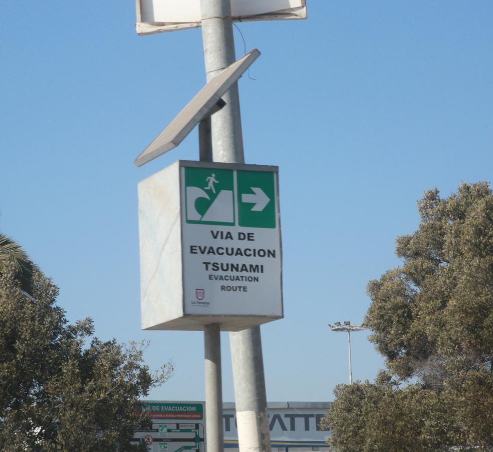 Los carteles indicadores de evacuación por tsunami.