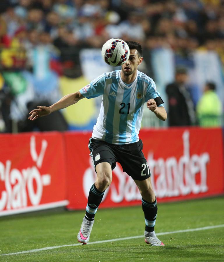 Imagen El Flaco Pastore se destacó como talento complementario de Messi, pero jugó una final desteñida.
