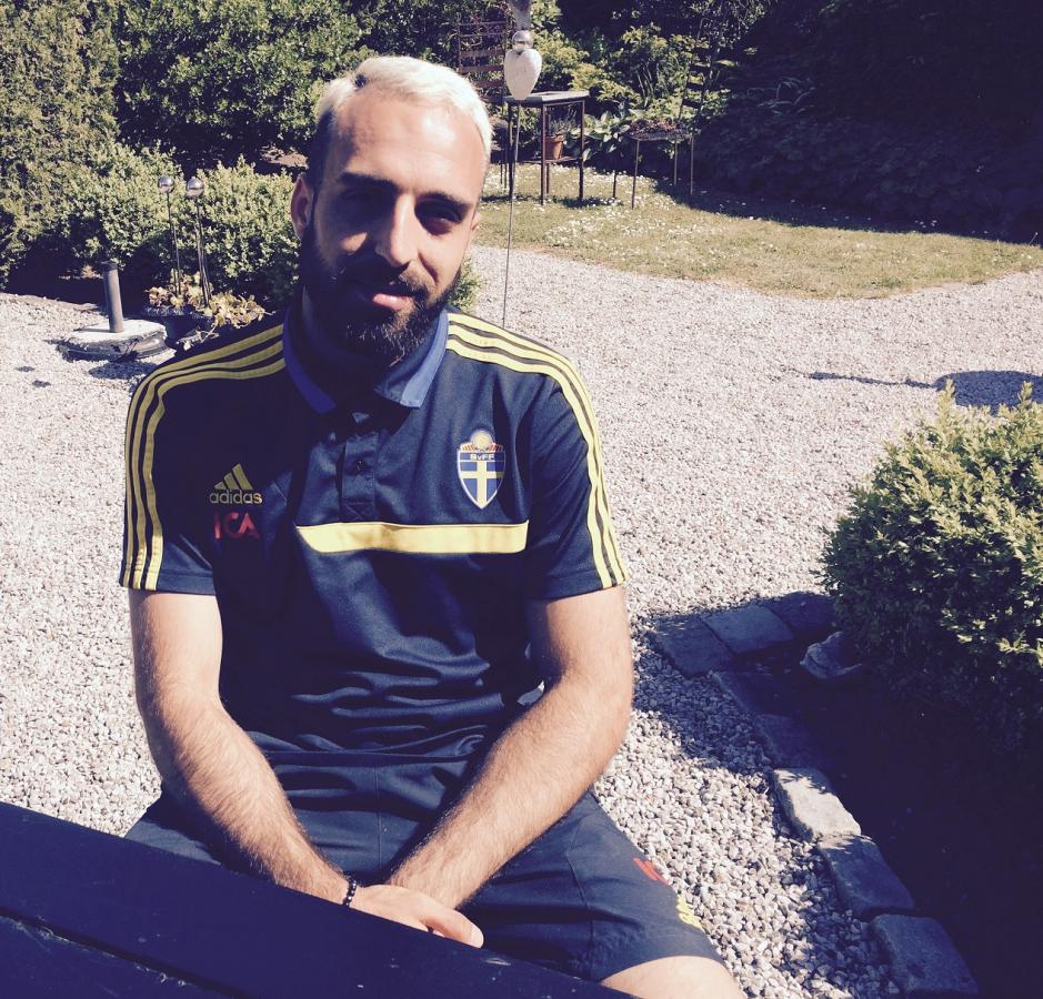 El volante Abdul Khalili debió tomar una difícil decisión: no ayunar por el Ramadán. Festejó el título y fue recibido como un héroe en Suecia.