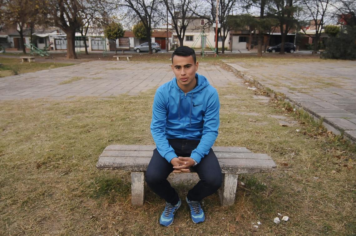 El diez de Belgrano aprendió a jugar en la plaza del barrio. Y luego lo trasladó a la cancha.