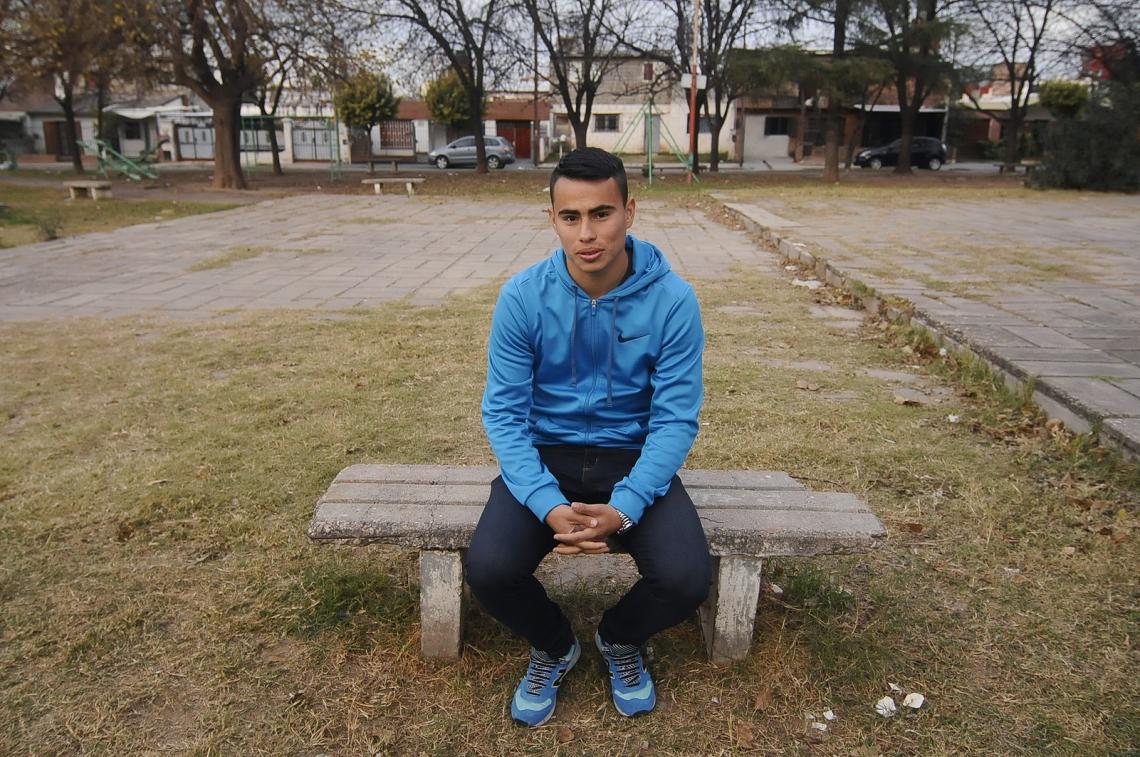 Imagen El diez de Belgrano aprendió a jugar en la plaza del barrio. Y luego lo trasladó a la cancha.