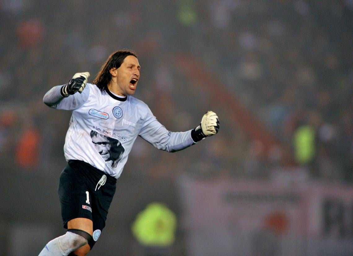 Imagen Festejando un  gol en soledad, con el Pirata.