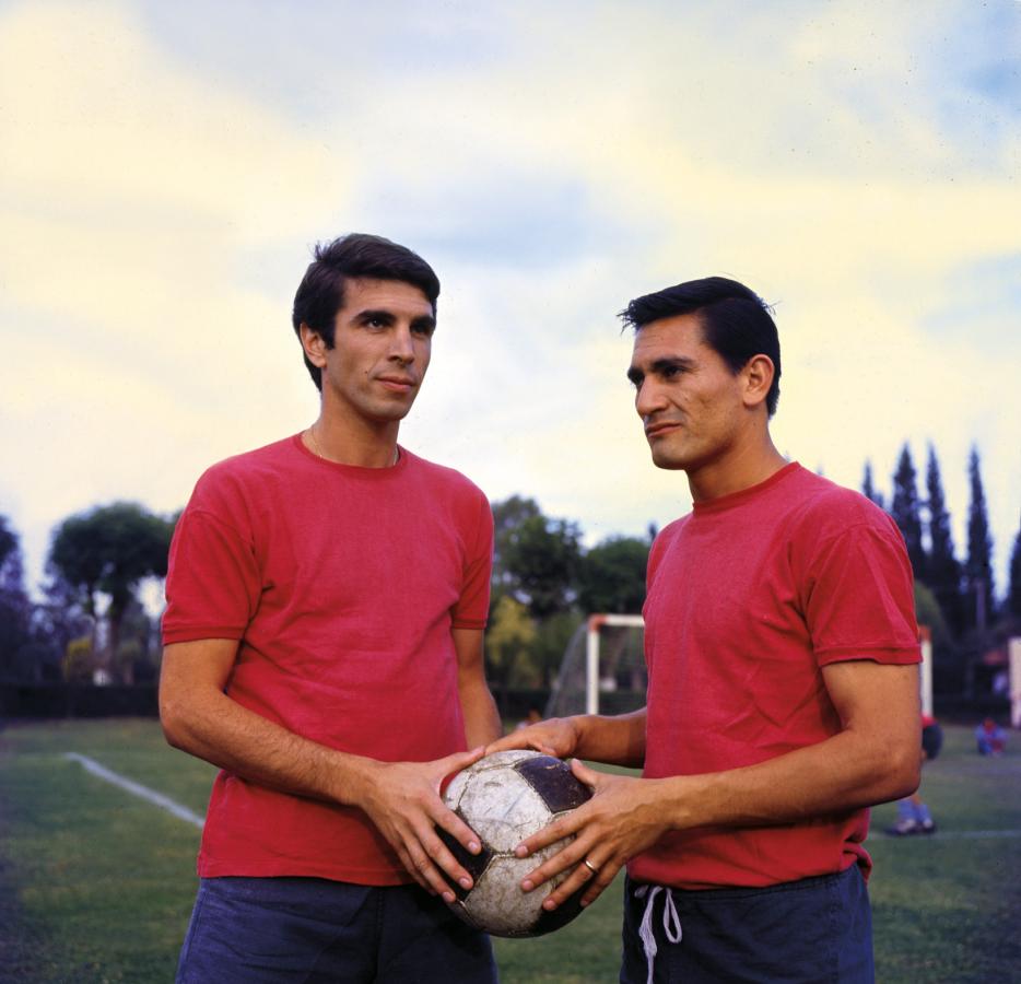 Con su compañero de zaga central, Aguirre Suárez, un complemento perfecto. Madero era zurdo, exquisito, no pegaba; Aguirre Suárez aportaba el rigor y la pierna fuerte.