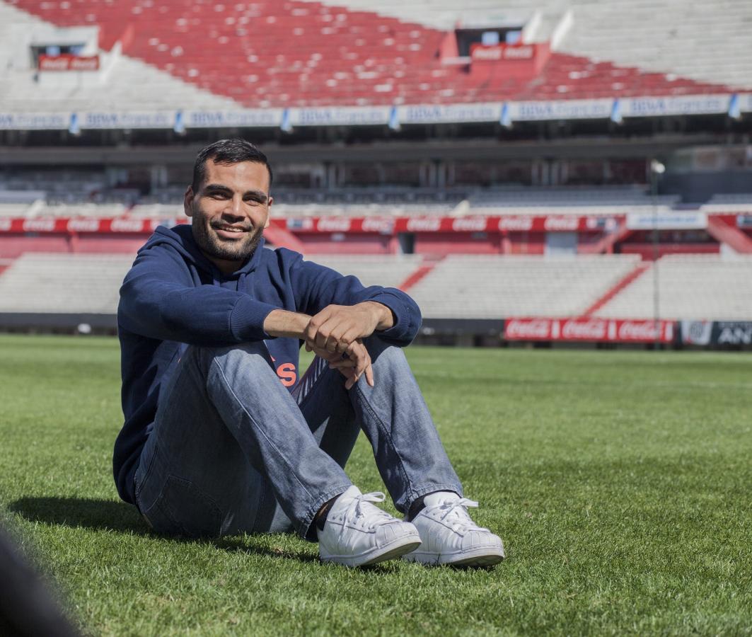 La sonrisa de Gabriel, en el Monumental. A los 28 años, hombre clave para Gallardo.