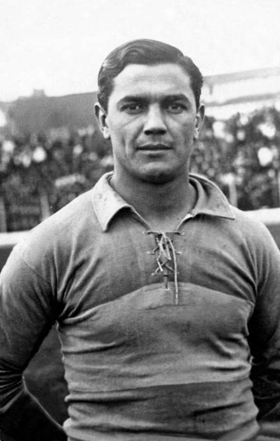 Con boca disputó la histórica gira europea de 1925 que puso a Argentina en el mapa futbolístico.