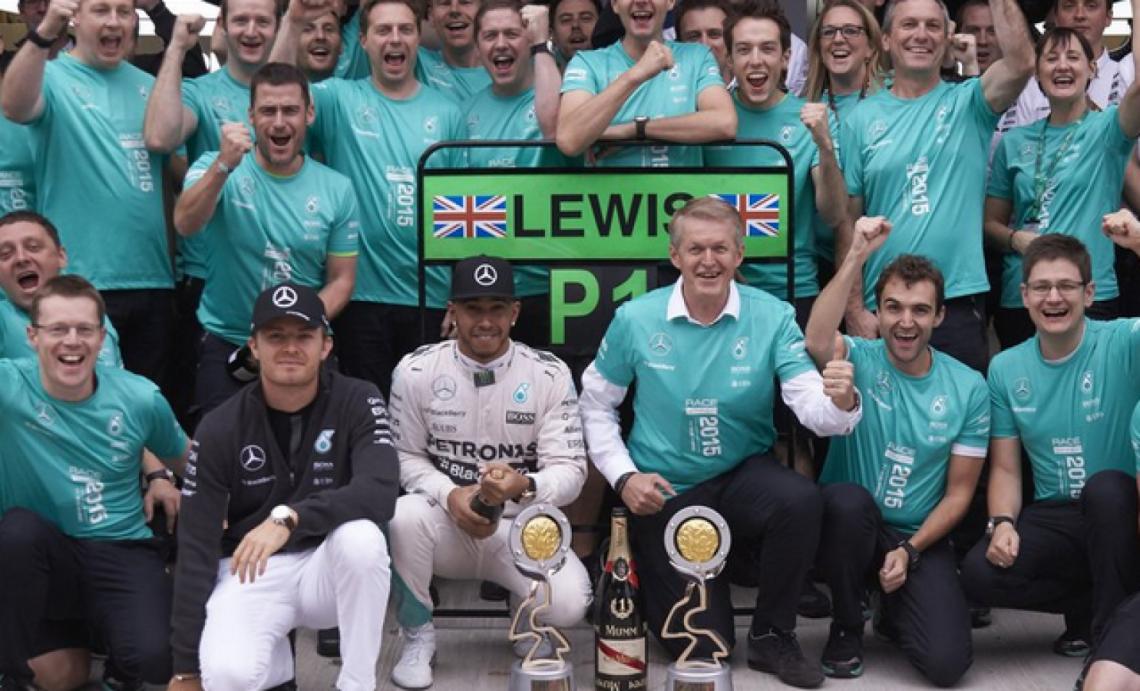 Imagen COMO DUEÑO indiscutible de la temporada, el equipo de Mercedes AMG Petronas F1 festeja su segundo título consecutivo en el Mundial de Constructores 