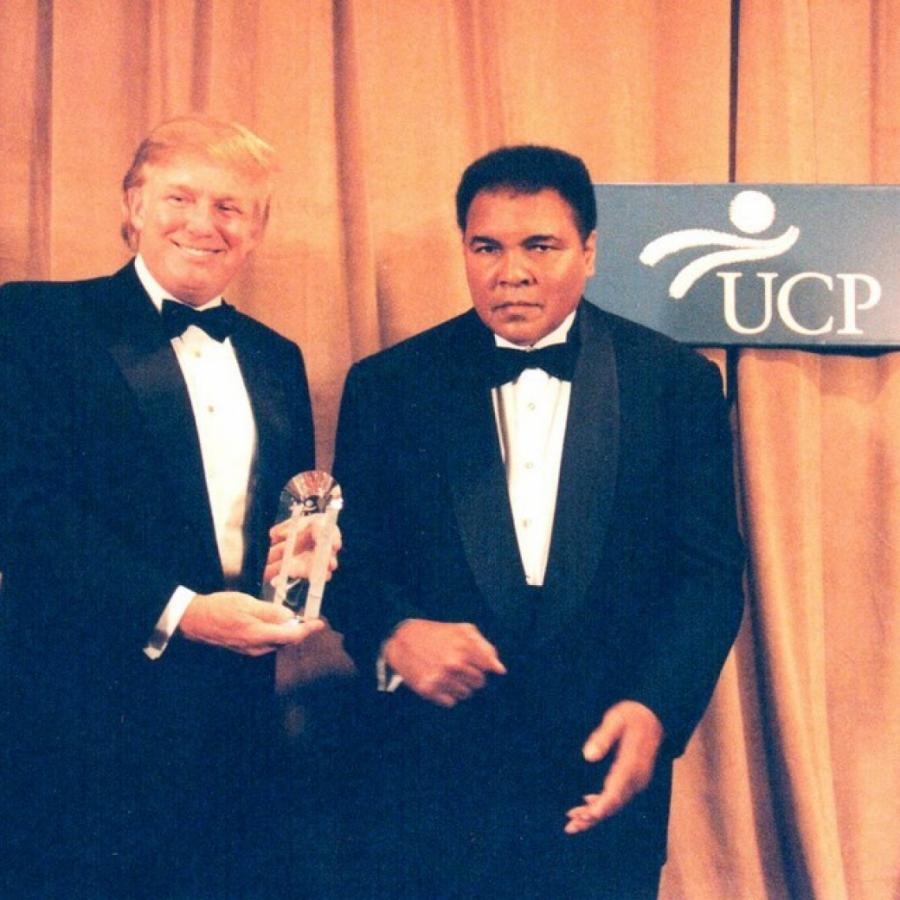 Imagen Trump junto a "su amigo" Muhammad Ali en mayo de 2015.