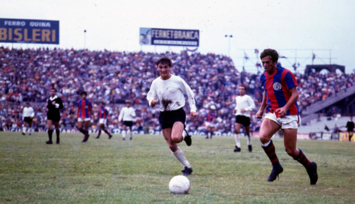 Imagen En San Lorenzo fue parte de Los Carasucias y de Los Matadores. Jugó 112 partidos y convirtió 40 goles. 
