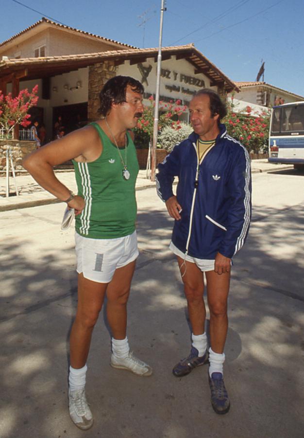 Charla con Griguol sobre cómo potenciar a Oeste, club al que llevaron a la cúspide futbolística en los años 80.