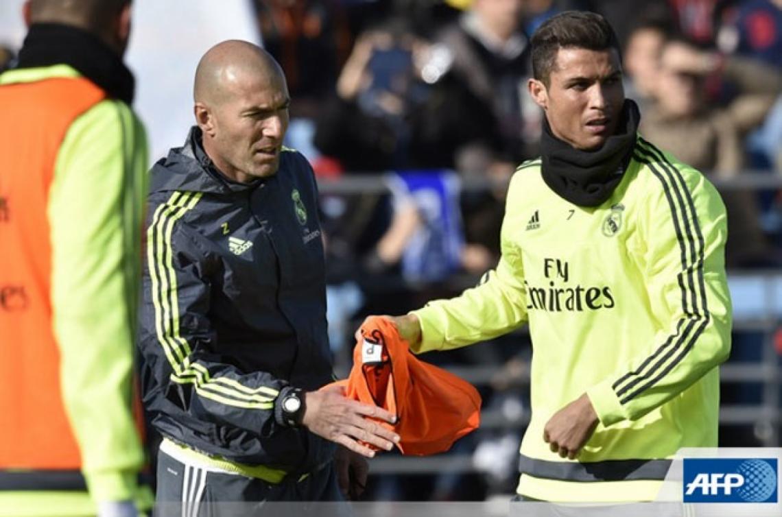 Imagen Zidane, en su primer entrenamiento, con Cristiano Ronaldo.
