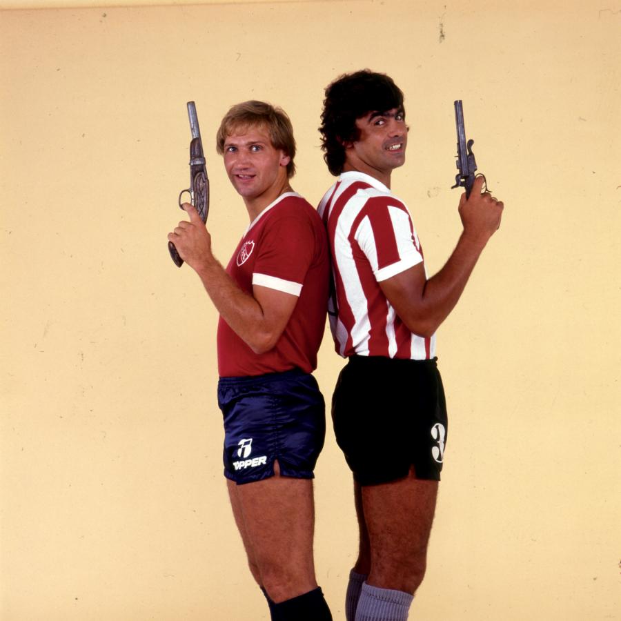 Imagen Producción especial de El Gráfico, con José Luis Brown, en la previa de los duelos de 1982, que definían al campeón entre Independiente y Estudiantes.