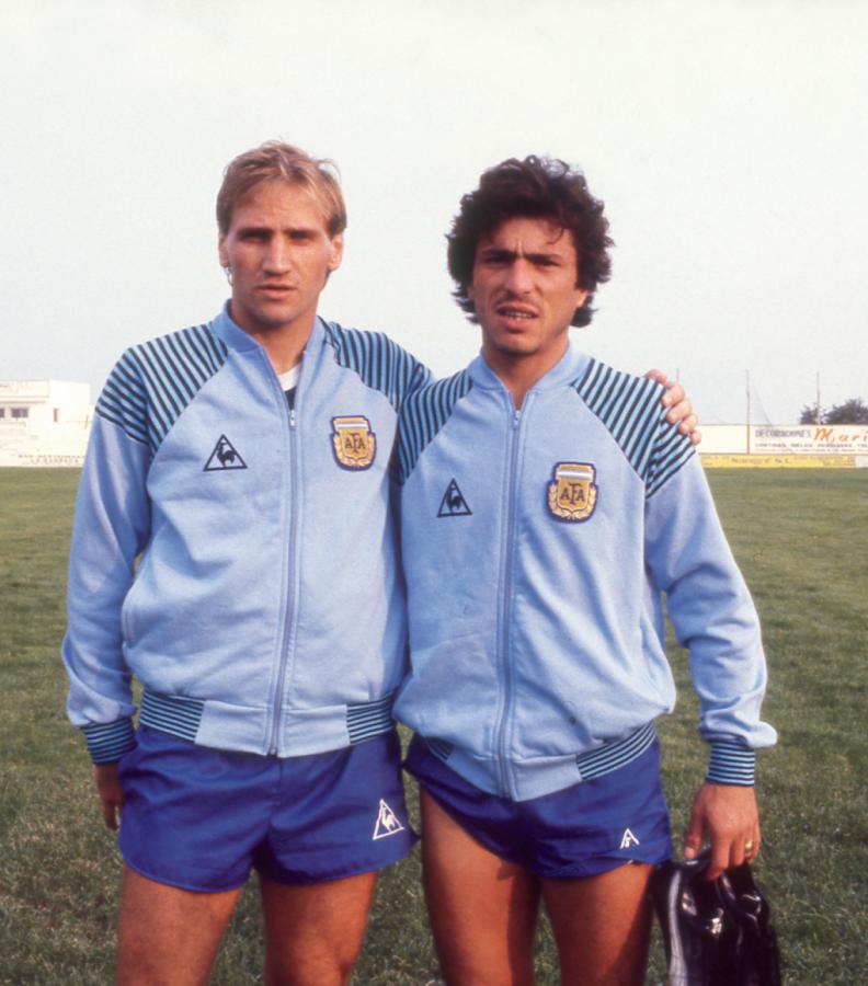 Imagen Junto al titular en su puesto, Daniel Passarella. Trossero estuvo en el Mundial del 82, pero no jugó ningún minuto.