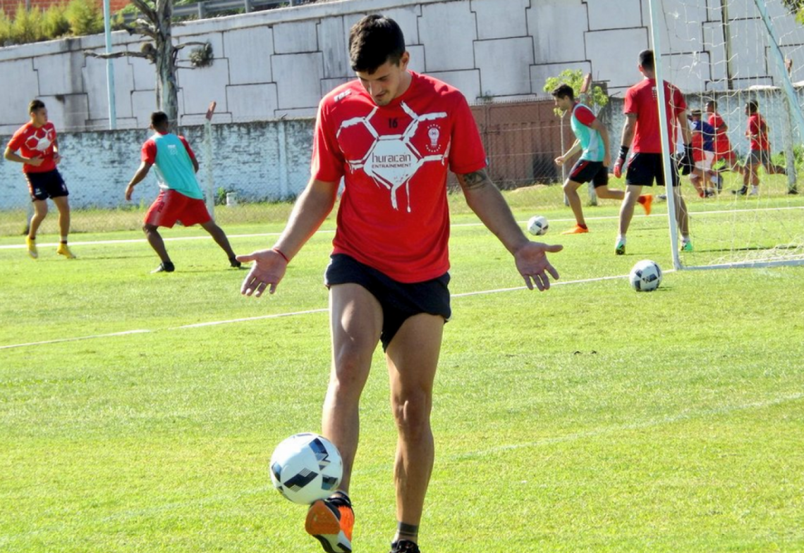 Imagen Mendoza se reencontró con la pelota. FOTO: Prensa Huracán.