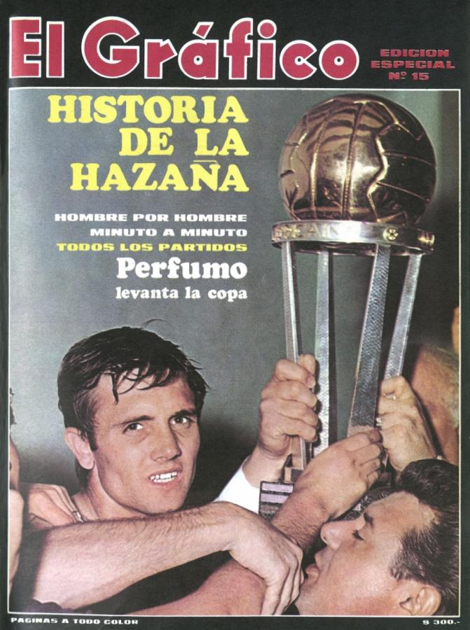 Imagen Con la Copa del Mundo en la tapa de El Gráfico.