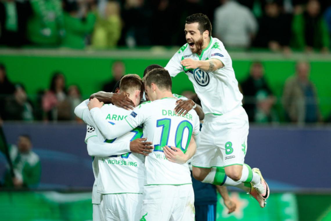 Imagen Los jugadores celebran el triunfo ante el poderoso Madrid.