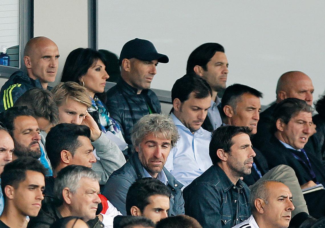 Imagen Con Zidane, en la actualidad, tienen diálogo fluido y ven partidos juntos, como es lógico esperar entre un técnico de la Primera y el de la Reserva.