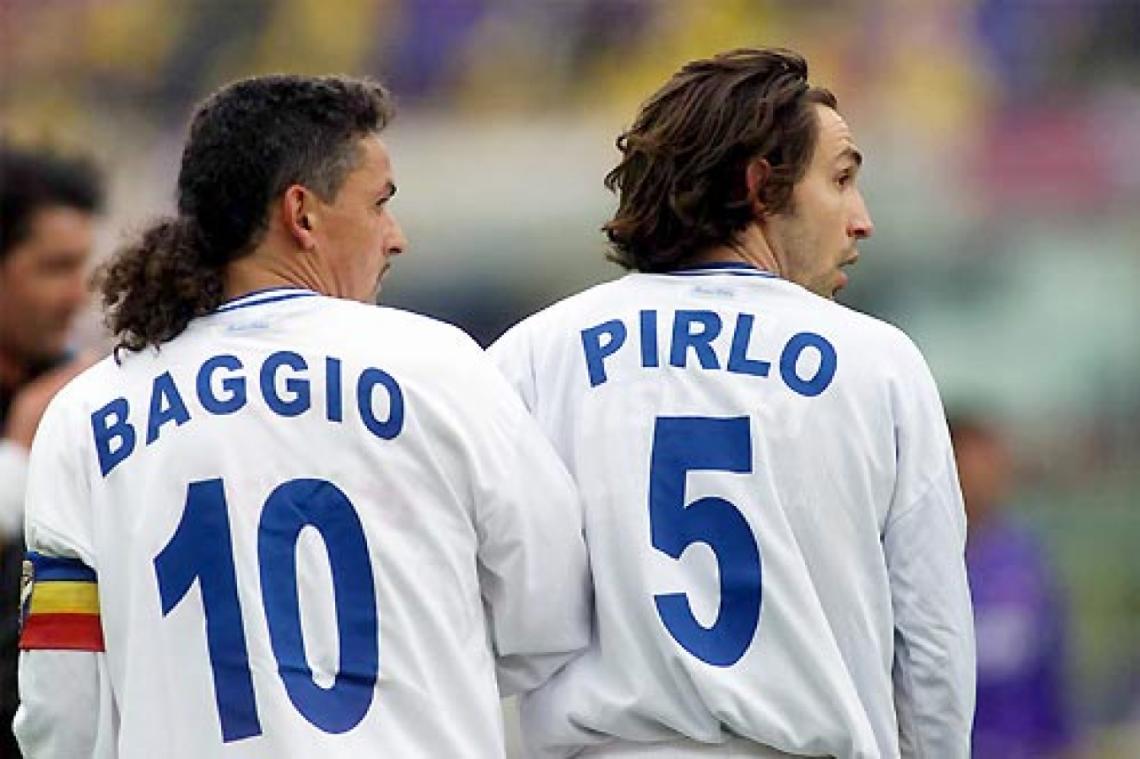 Imagen Baggio, con la 10, Pirlo, "engañado" con la 5. La rompieron en el Brescia