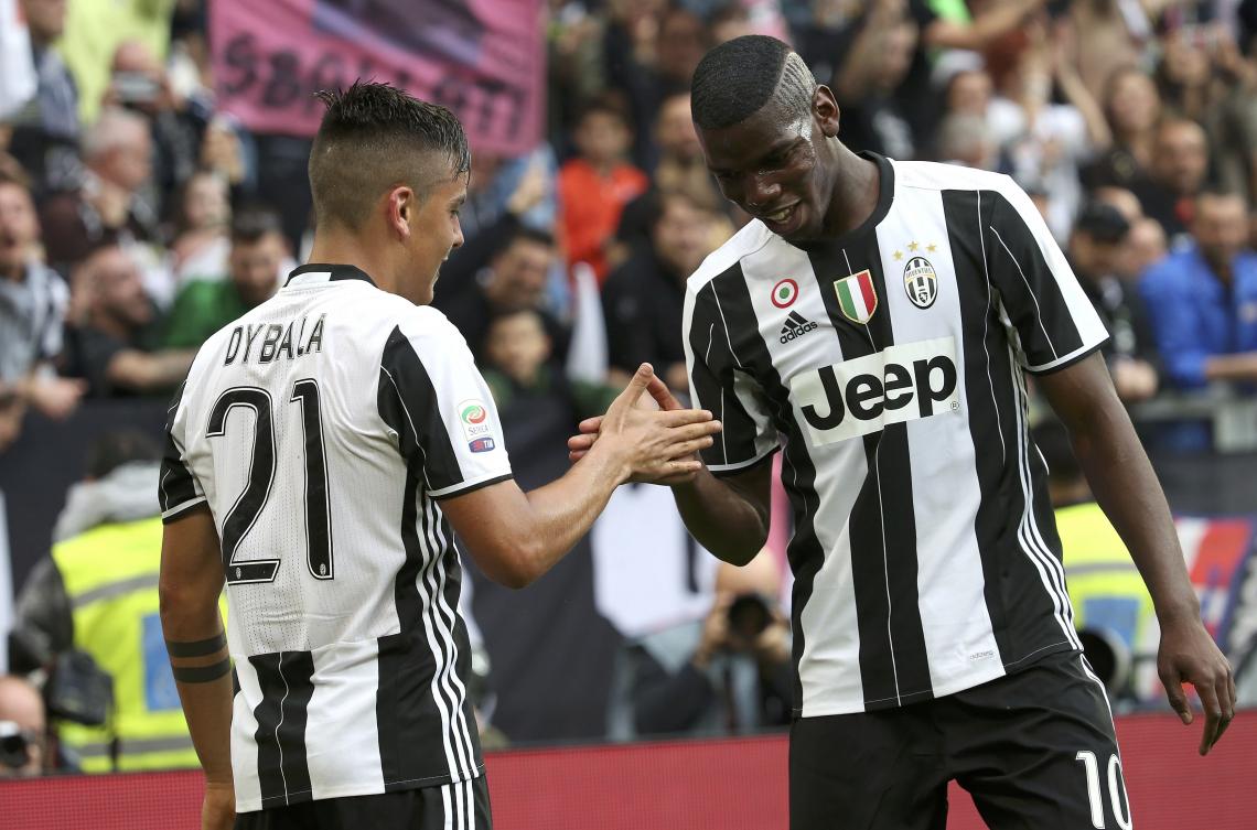 Imagen Dybala festeja junto a Pogba. 