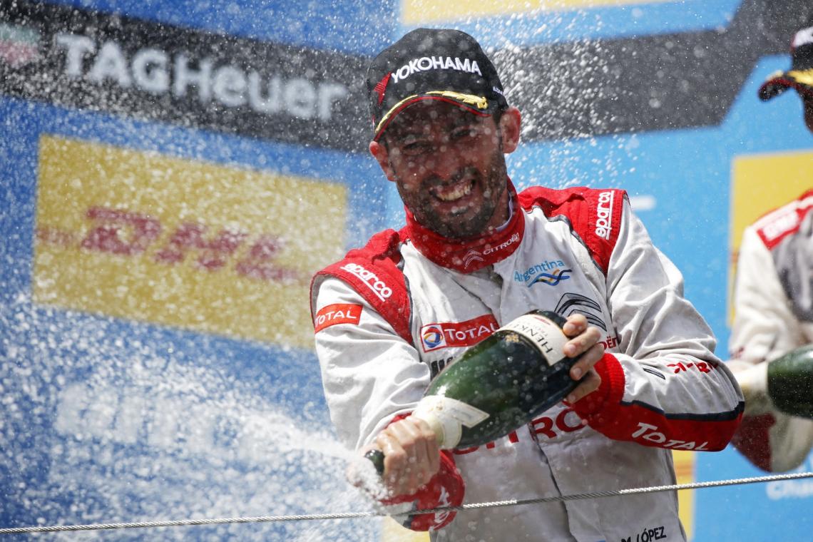 Imagen PECHITO López fiel a su costumbre, se trepó a lo más alto del podio en Nürburgring