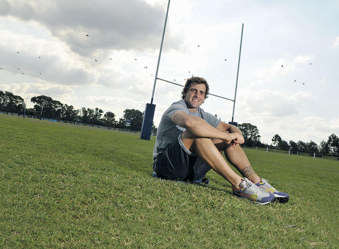 Ahí está, en Buenos Aires Cricket & Rugby Club, donde los Jaguares se entrenan. Es una de las figuras del equipo.