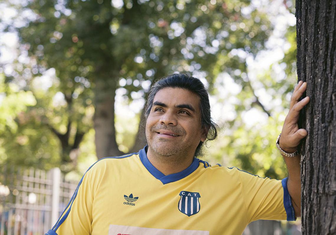 Imagen "Maradona es un héroe trágico, discepoliano. Messi no es así. Es otro tipo de persona", define Cucurto.