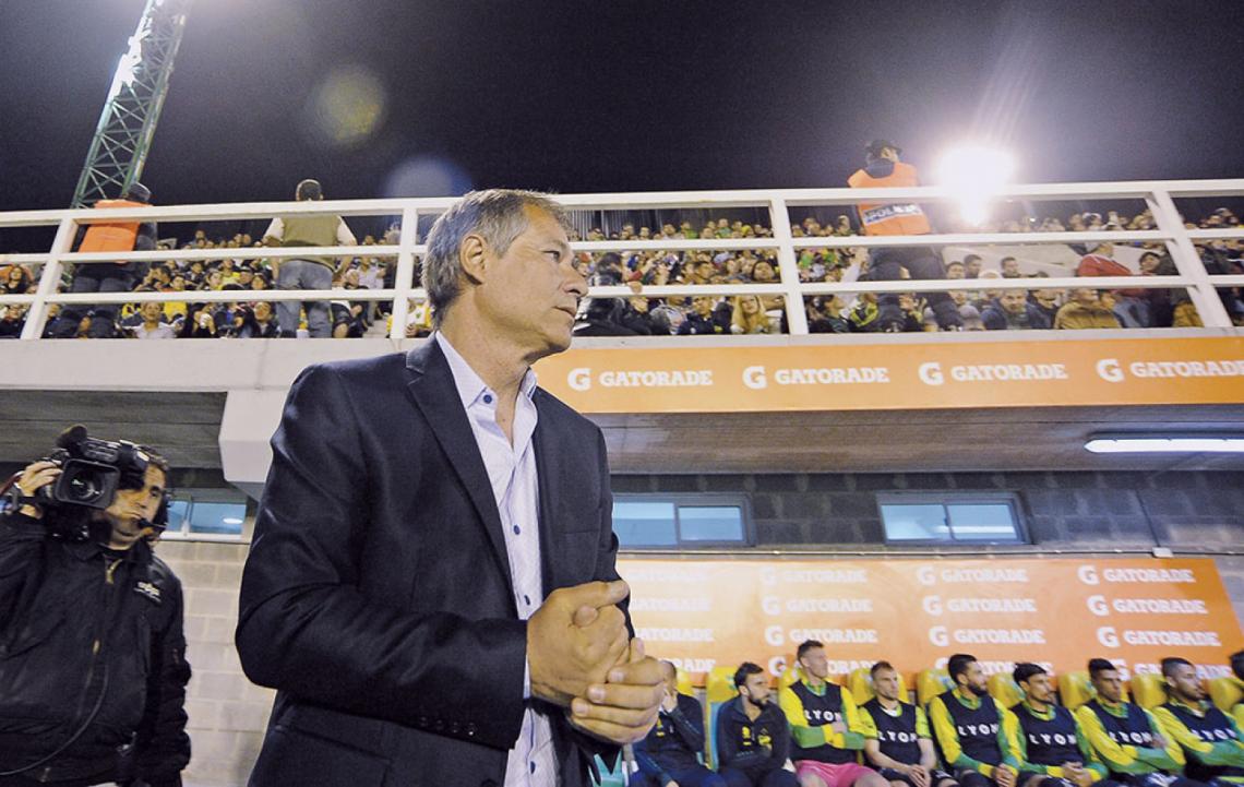 Entra al estadio de Defensa y Justicia, en Varela. En junio cumple un año en el club.