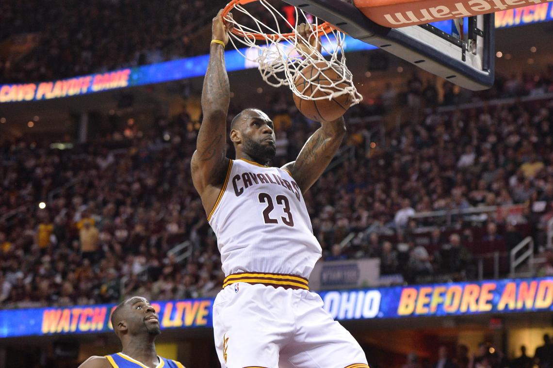 Imagen Lebron la hunde. Triunfo que da aire.