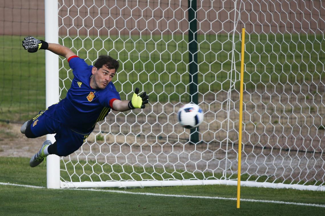 Imagen CASILLAS durante un entrenamiento para esta Eurocopa. Foto: Reuters.