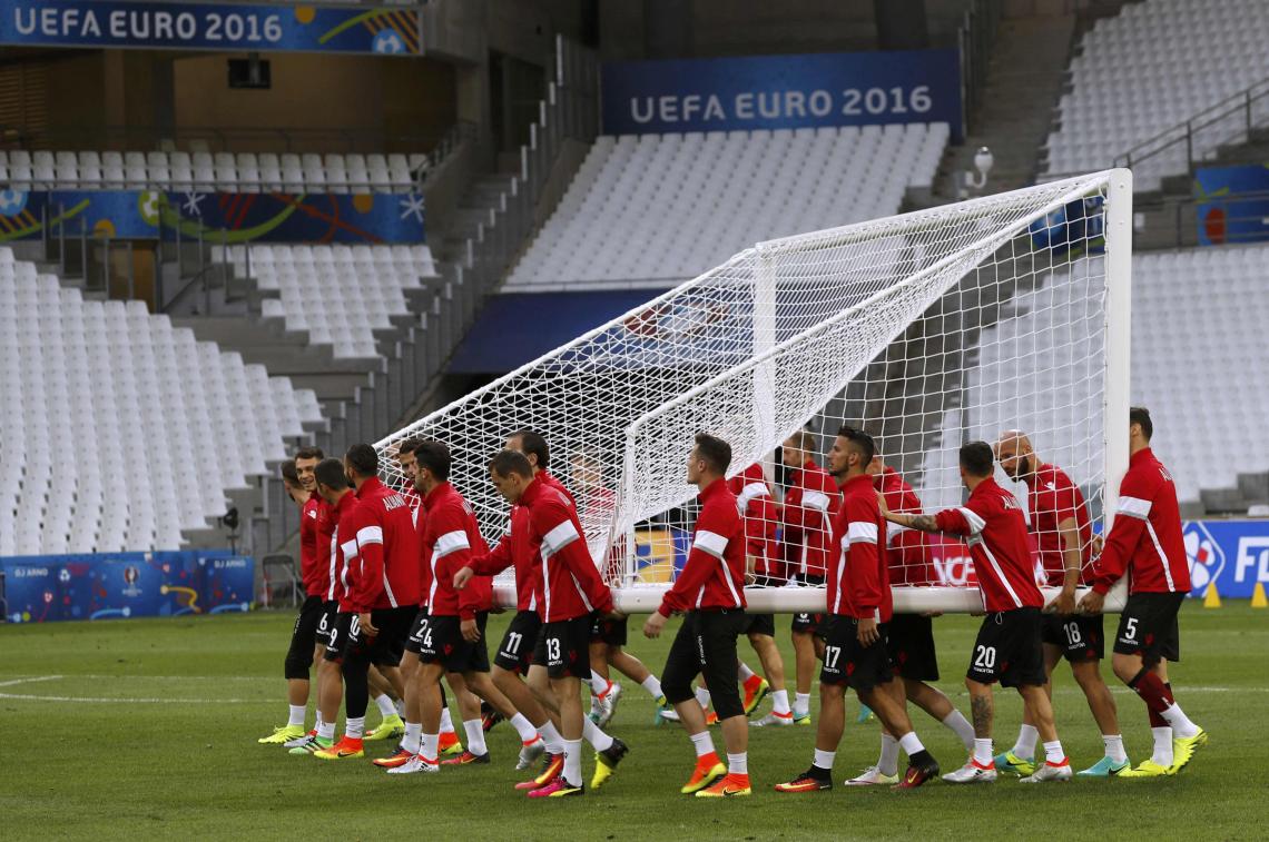 Imagen La selección de Albania entrenando en el día de ayer. Foto: Reuters.