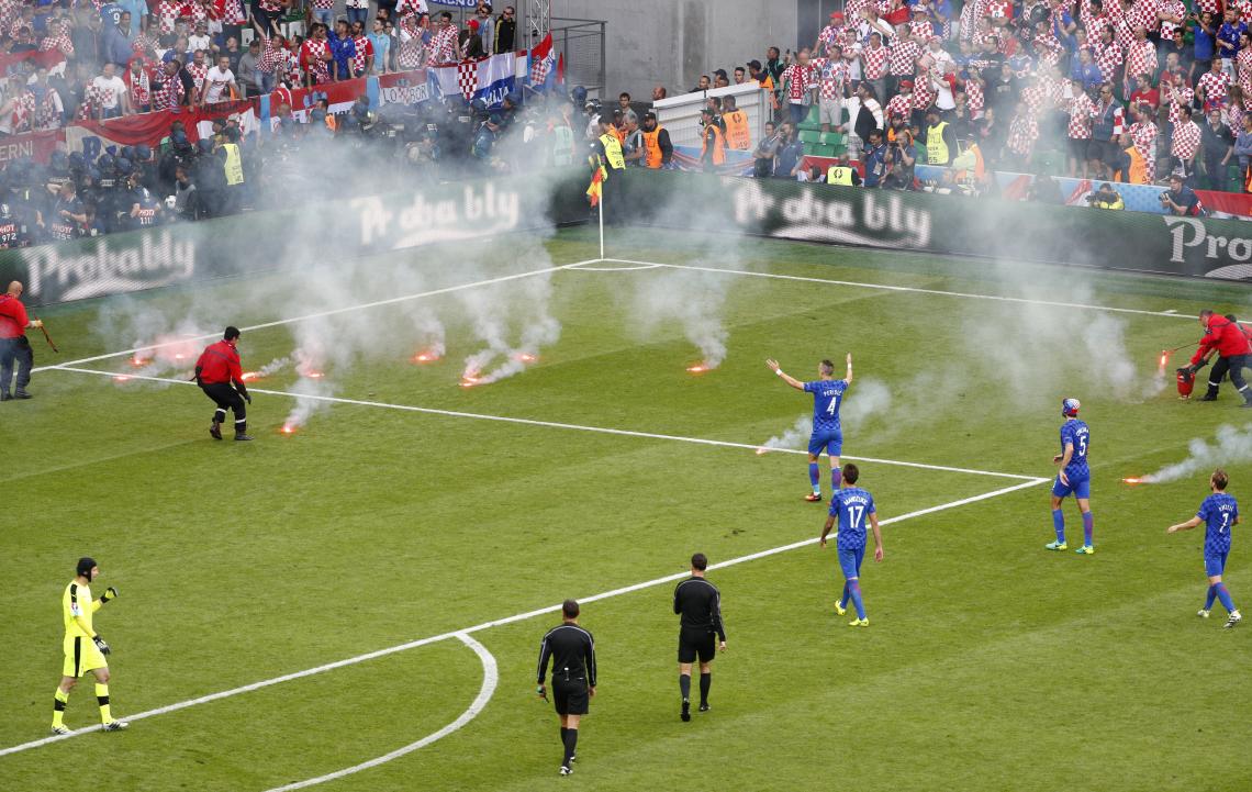 Imagen Los jugadores croatas, pidiéndole tranquilidad a sus hinchas