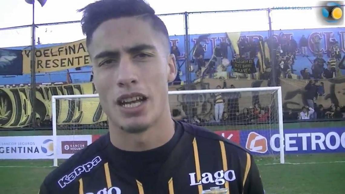 Imagen Figal, con la camiseta de Olimpo